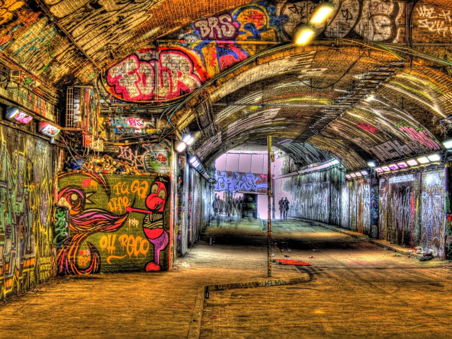 Urban Art Graffiti - Banksy Tunnel - Boardlandia